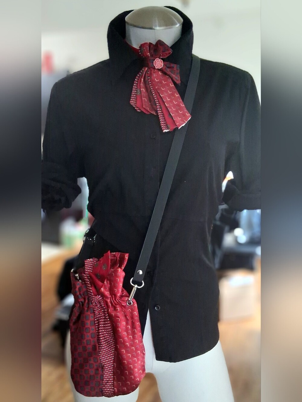 👔 IT'S A SALE!! DEBONAIR TIE CROSSBODY & CHOKER SET 👔